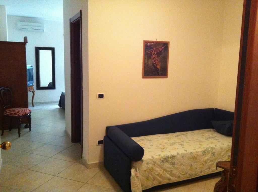 Albergo Delle Rose Pozzuoli Oda fotoğraf